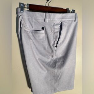 Greg Norman Collection Light Gray Men's Shorts 36x10 - Like New